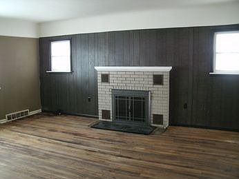2nd image of 705 N Bridge St