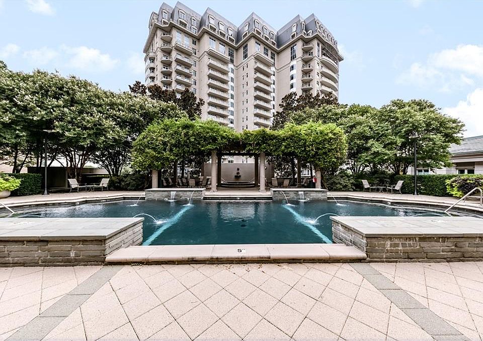 1st image of 3401 Lee Pkwy APT 204