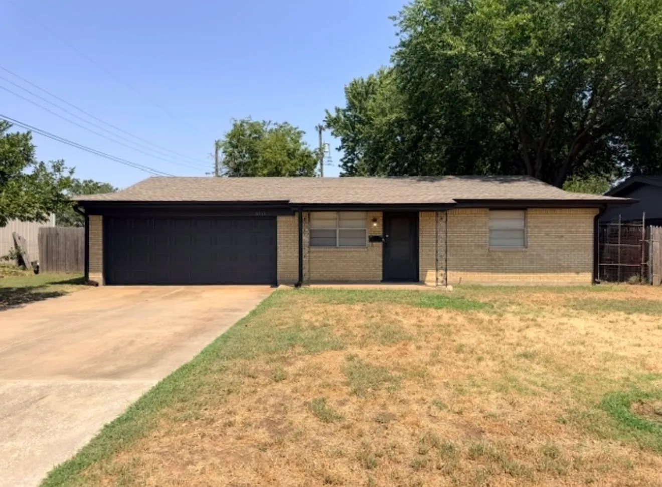 3 bed, 1.5 bath, 1200 sqft, $1,195 — Photo 1