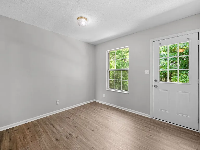 240 Timber Lake Dr — Photo 9