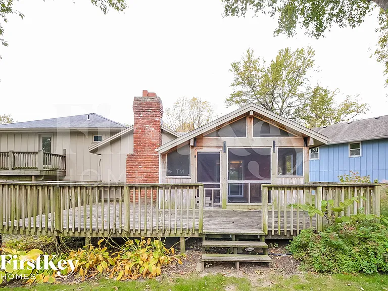 7939 N Campbell St — Photo 13