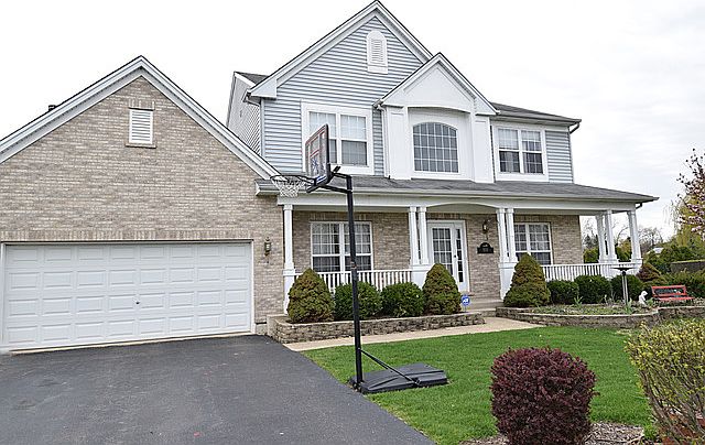 1st image of 910 Jeri Ln