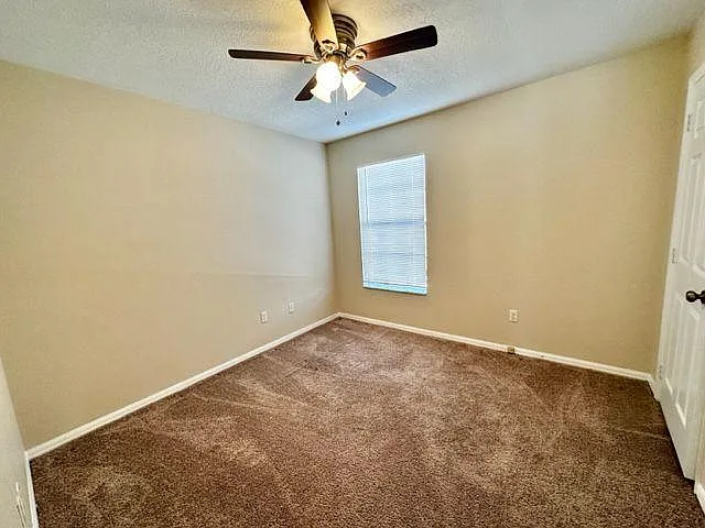 955 W Charing Cross Cir — Photo 30