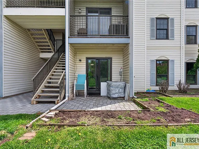 343 Lancaster Ct #2343 — Photo 3