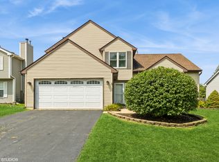 5 Marion Ct, Lake In The Hills, IL 60156