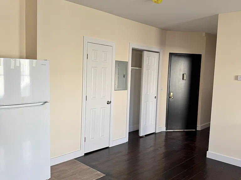 18 Enfield St #2S — Photo 7