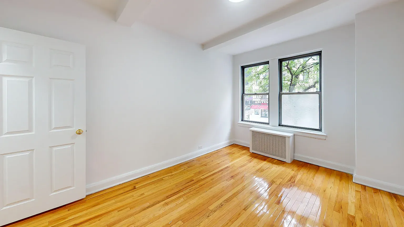 301 East 38th Street — Photo 4