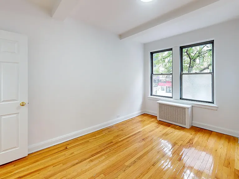 301 E 38th St #2F — Photo 4