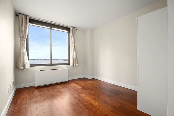 Rented by Compass | media 9