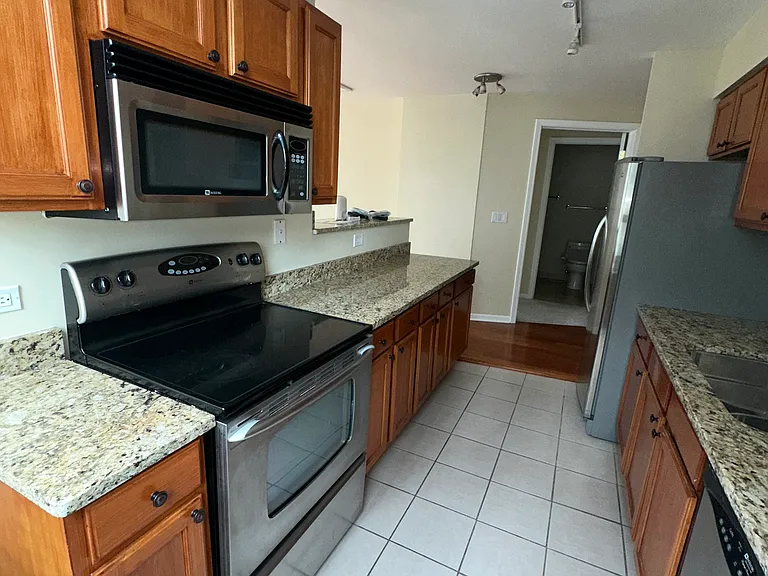 345 N La Salle Dr #2006 — Photo 30