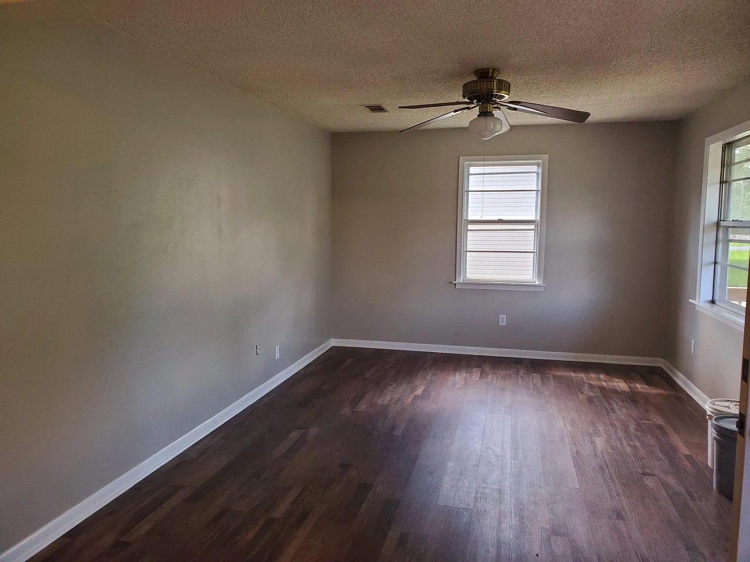 210 E Wilbur D Mills Ave — Photo 2