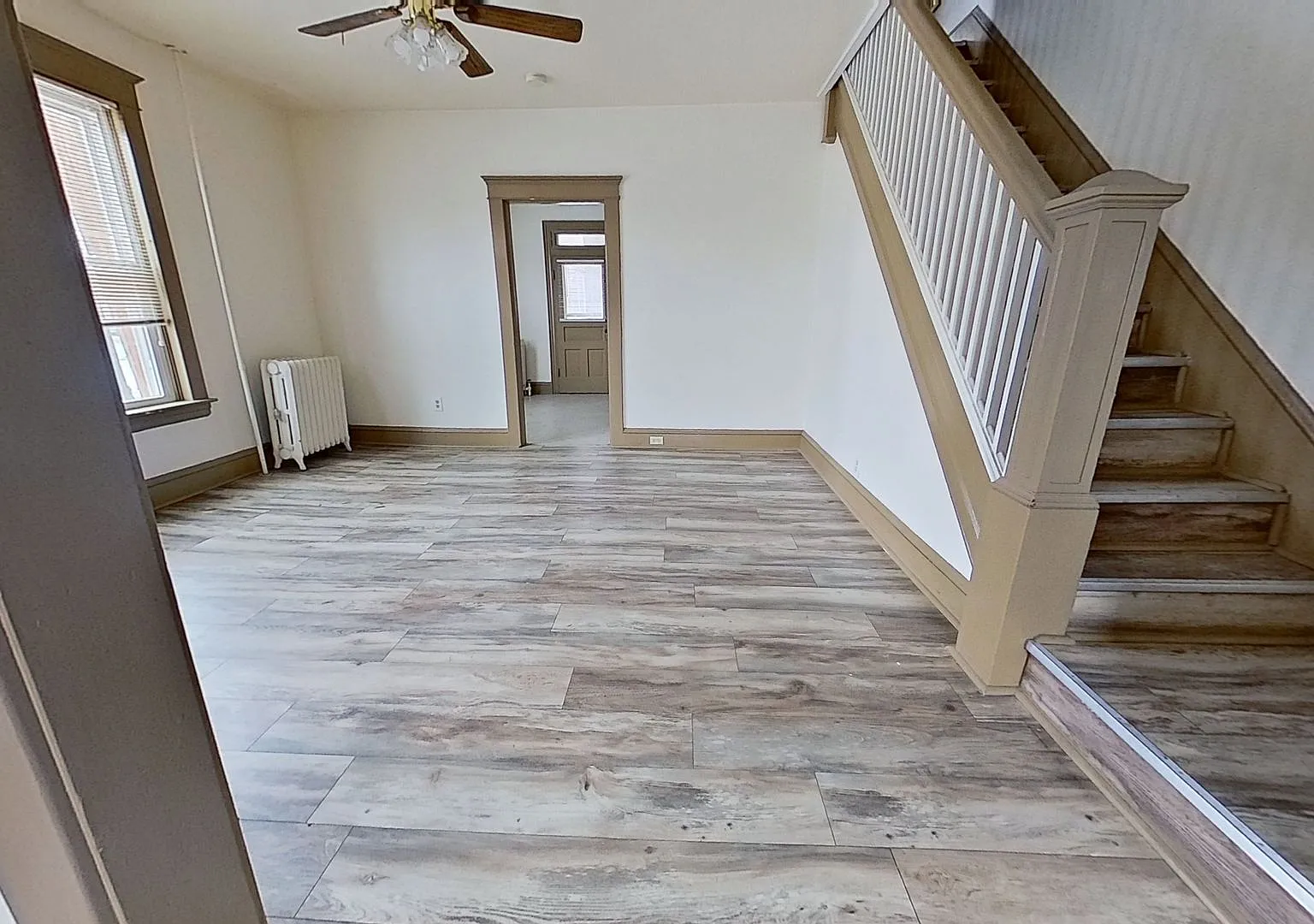 Spacious 3 Bedroom Duplex — Photo 3