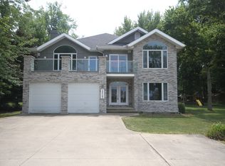 32123 Lake Rd, Avon Lake, OH 44012
