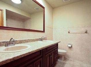 14931 Ridgewood Dr, Oak Forest, IL 60452