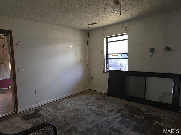 4th image of 509 Baehr Rd