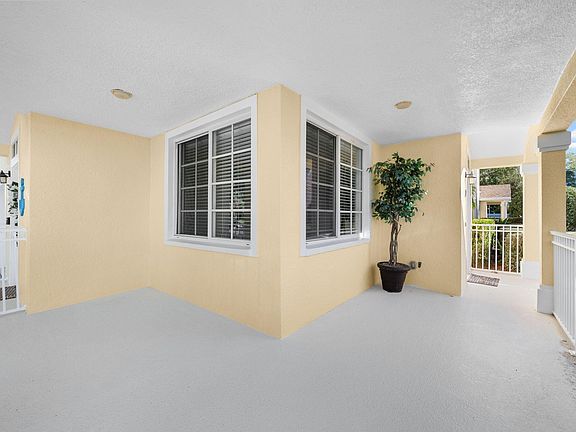 4th image of 1651 SE Pomeroy Street
