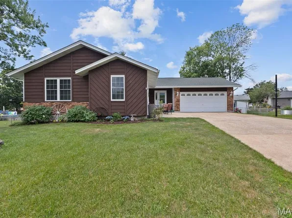 637 Oregon Trail Ct, Saint Charles, MO 63304