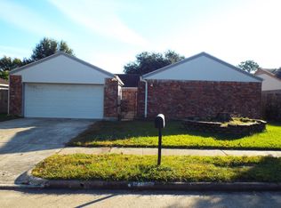 3823 Monmouth Ln, Pasadena, TX 77505