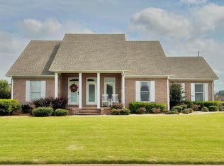 215 Melissa Dr, Muscle Shoals, AL 35661