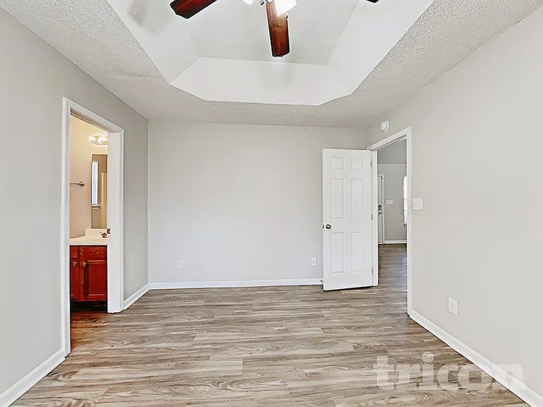 9408 Northwoods Forest Dr — Photo 10