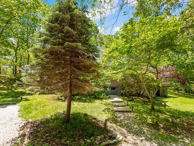67 Houston Dr — Photo 27