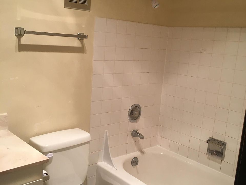 1st image of 14407 8th Ave SW APT 206