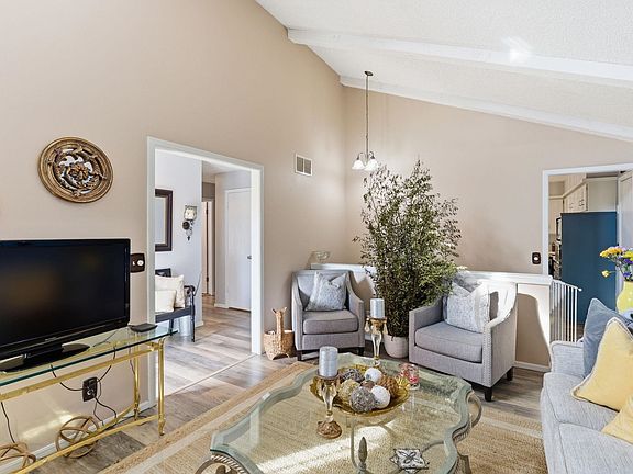 5th image of 719 N Briarwood Rd