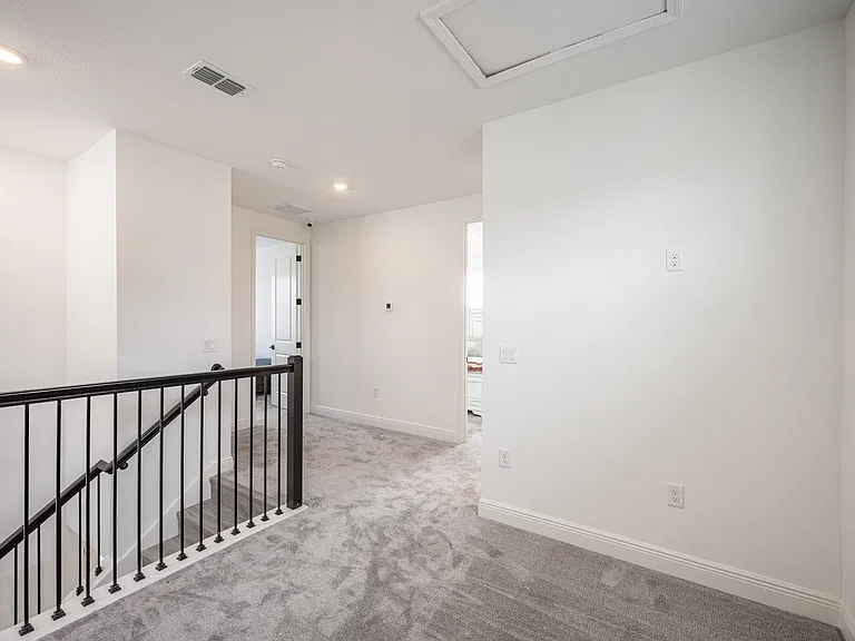 10132 Peebles St — Photo 45
