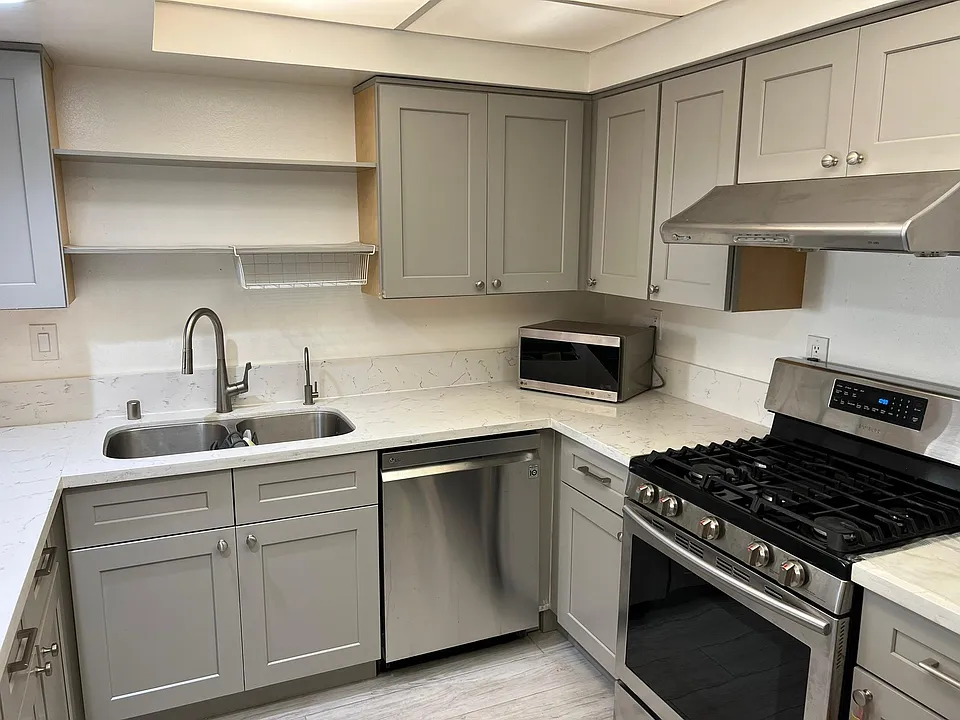 1250 Amherst Ave #202