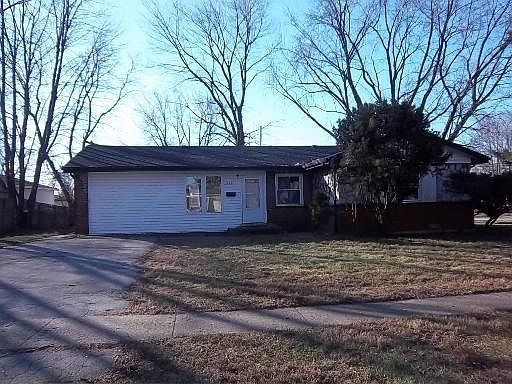 1st image of 16108 Oxford Dr
