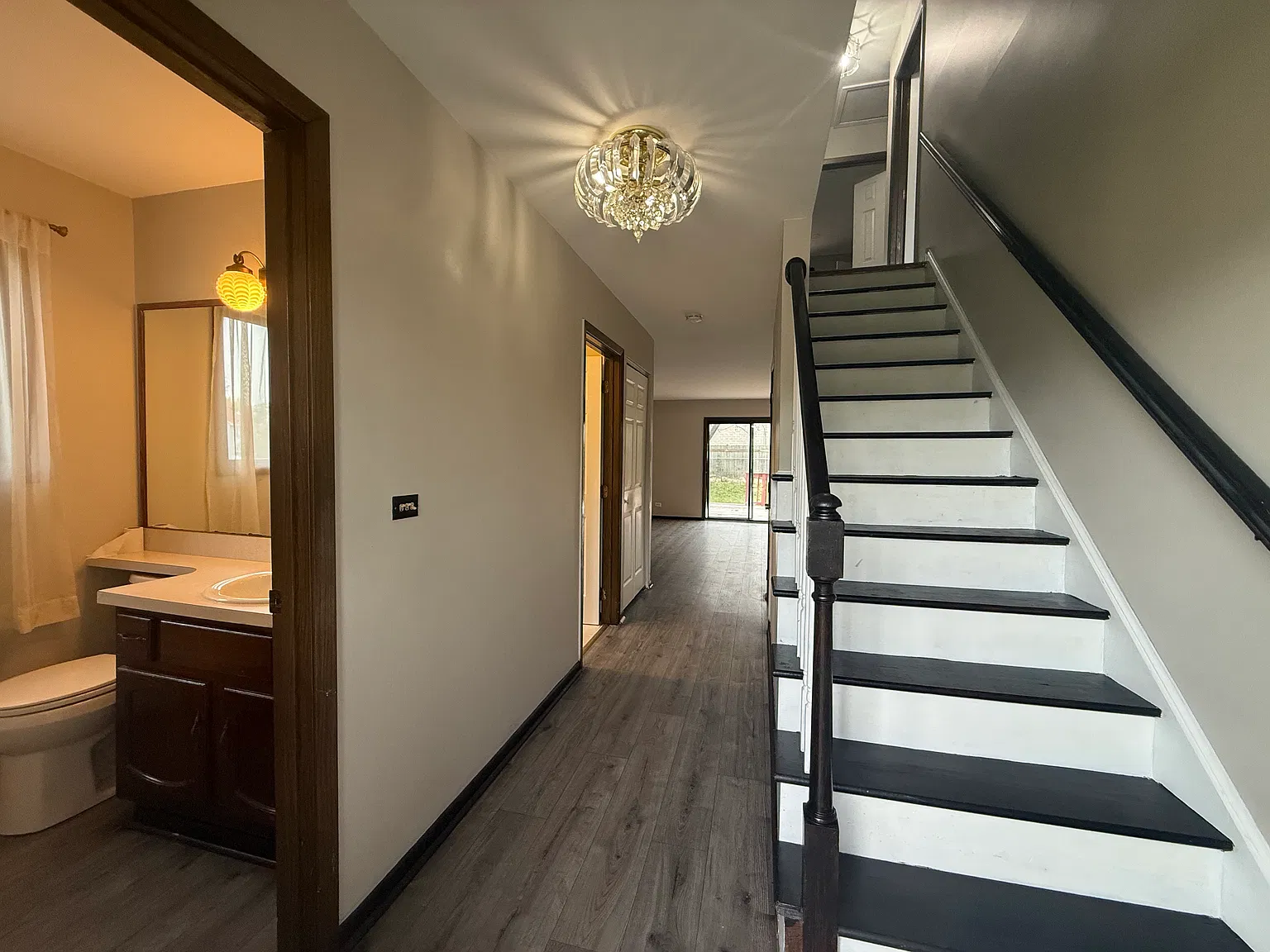 3 bed, 2.5 bath, 1250 sqft, $2,550 — Photo 2