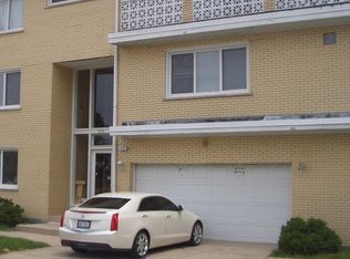 8701 S Sacramento Ave APT 2NE, Evergreen Park, IL