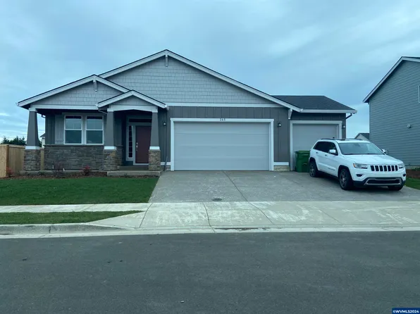 245 Walnut St, Mount Angel, OR 97362