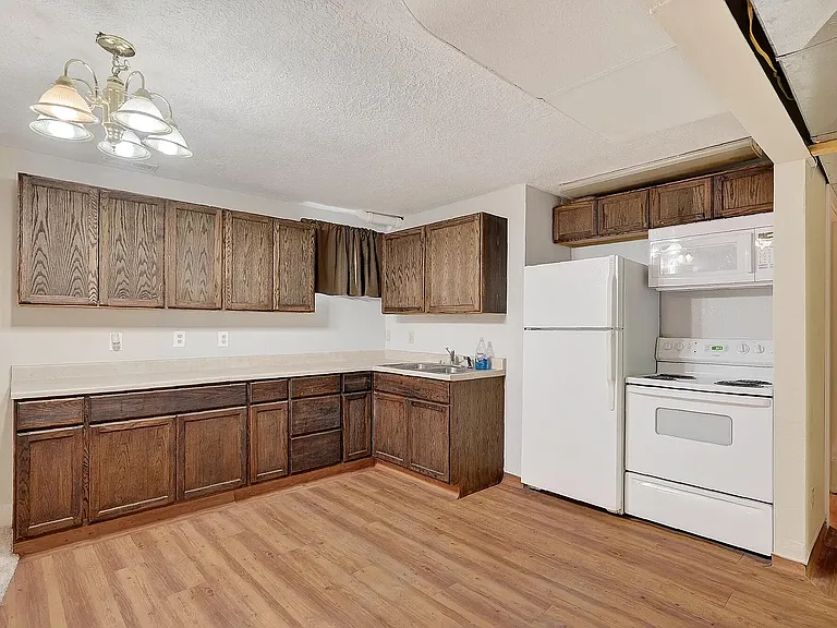 557 S 515 W — Photo 3