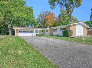 8963 Devon Dr, Shelby Township, MI 48317