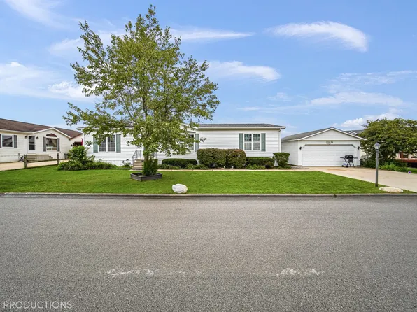 22936 S Pine Valley Dr, Frankfort, IL 60423