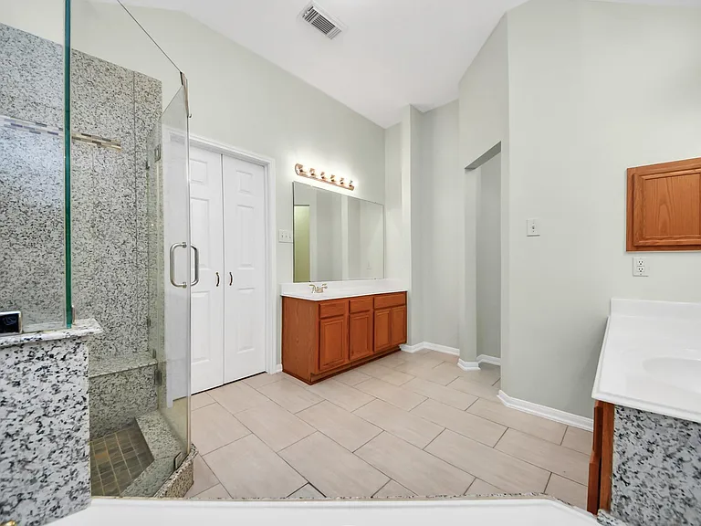 1103 Lake Shore Dr — Photo 15