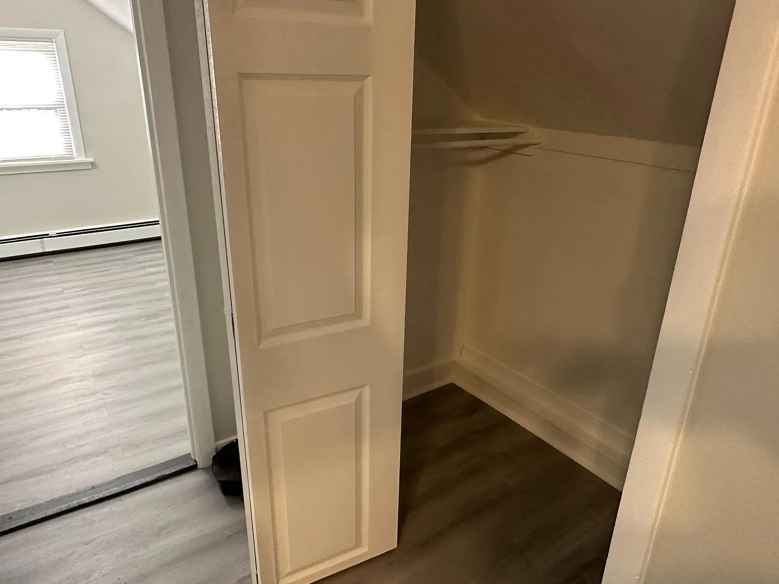 1 bed, 700 sqft, $1,300 — Photo 2