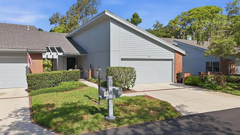 3 bed, 2.5 bath, 1985 sqft, $2,250 — Photo 1