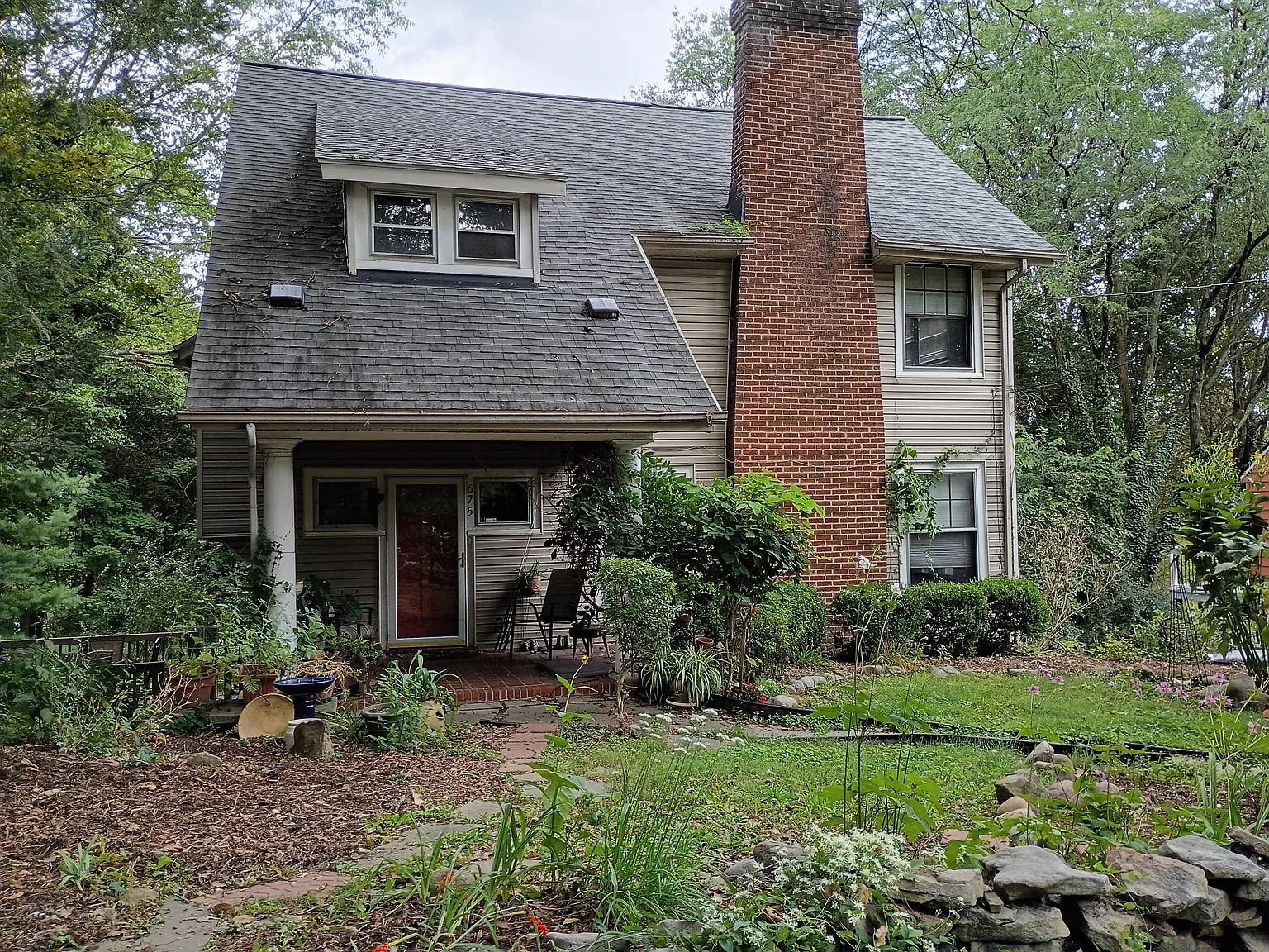 1 bed, 2.5 bath, 1601 sqft, $800 — Photo 1