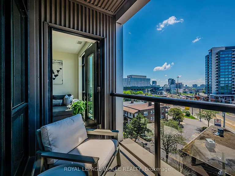 690 King St W #610 — Photo 19