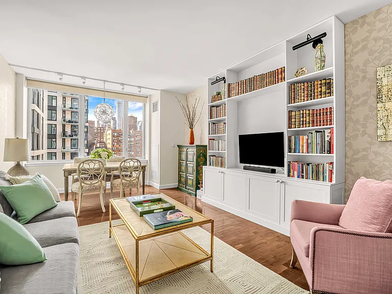 225 E 34th St #12C — Photo 1