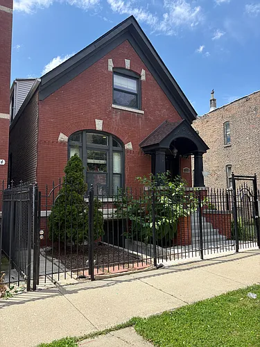 1236 N Artesian Ave #2 Photo 1