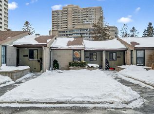 1111 Ambleside Dr #13, Ottawa, ON K2B 8E2