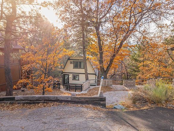 2nd image of 813 Butte Ave