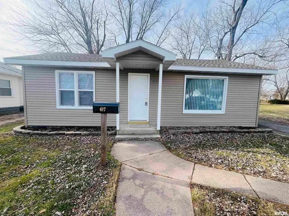 617 Illinois Ave, Salem, IL 62881