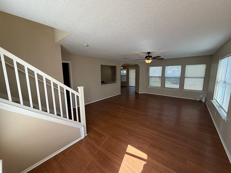 7710 Heathridge — Photo 2