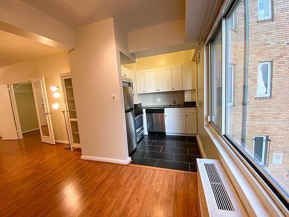 Kitchen & Dining Area