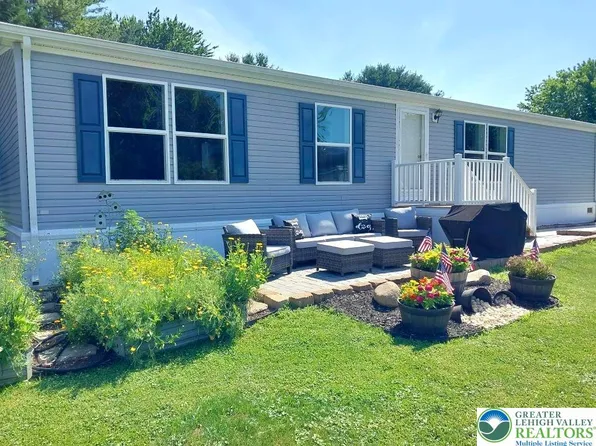 8932 Breinig Run Cir, Breinigsville, PA 18031