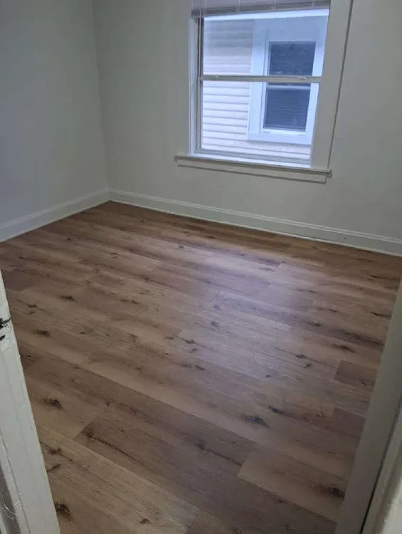 3 bed, 1.0 bath, 1120 sqft, $1,350 — Photo 3